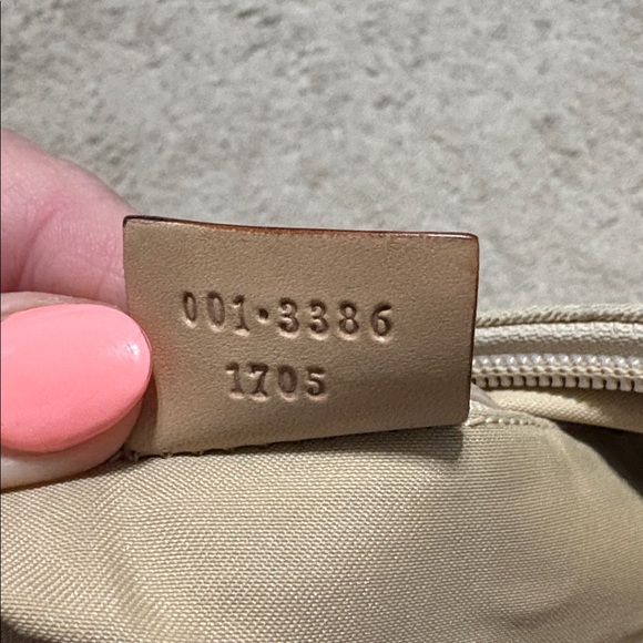 Gucci Beige Monogram Shoulder Bag - Picture 10 of 10